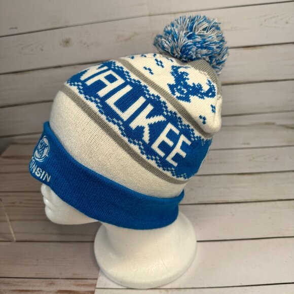 Fox Sports Wisconsin Milwaukee Bucks NBA Unisex Adult Pom Top Winter Beanie Hat - Picture 2 of 6